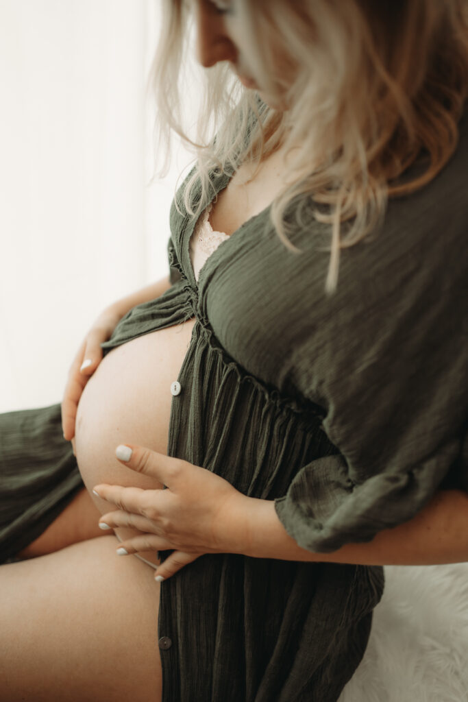 babybauchfotograf-schwangerschafsfotoshooting-aalen-ellwangen-schwäbisch-gmünd-heidenheim