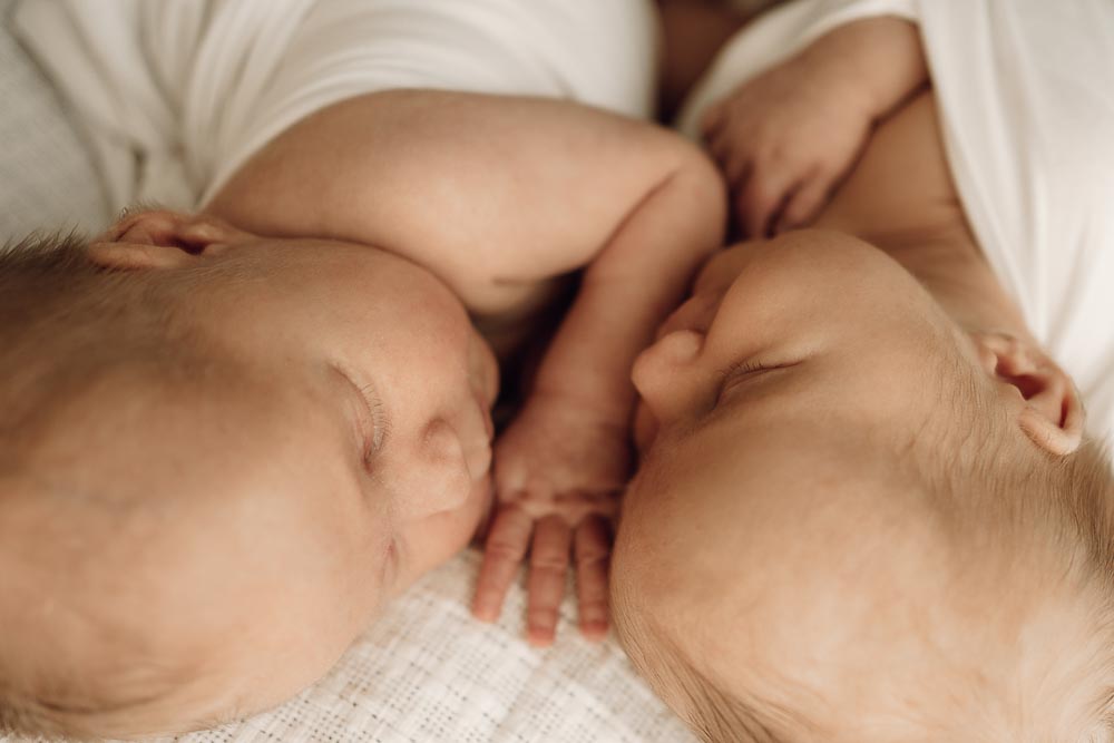 babyfotograf-babyshooting-neugeborenes-fotograf-aalen-ellwangen-schwäbisch-gmünd-zwillinge