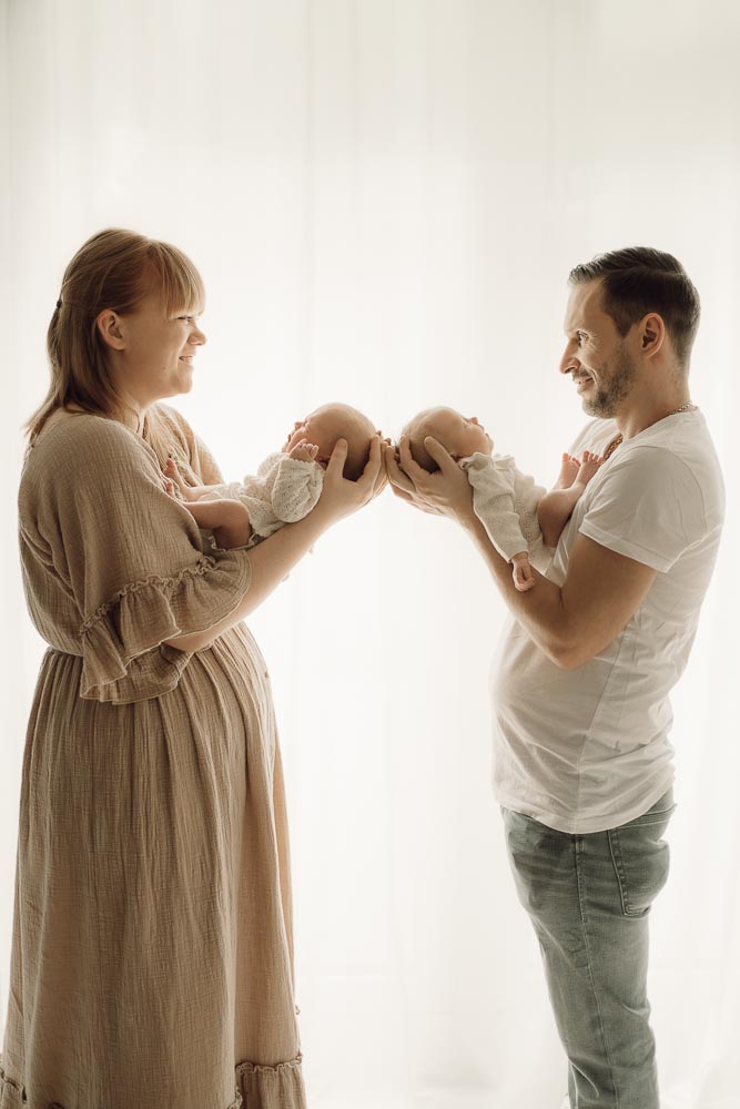 babyfotograf-babyshooting-neugeborenes-fotograf-aalen-ellwangen-schwäbisch-gmünd-zwillinge