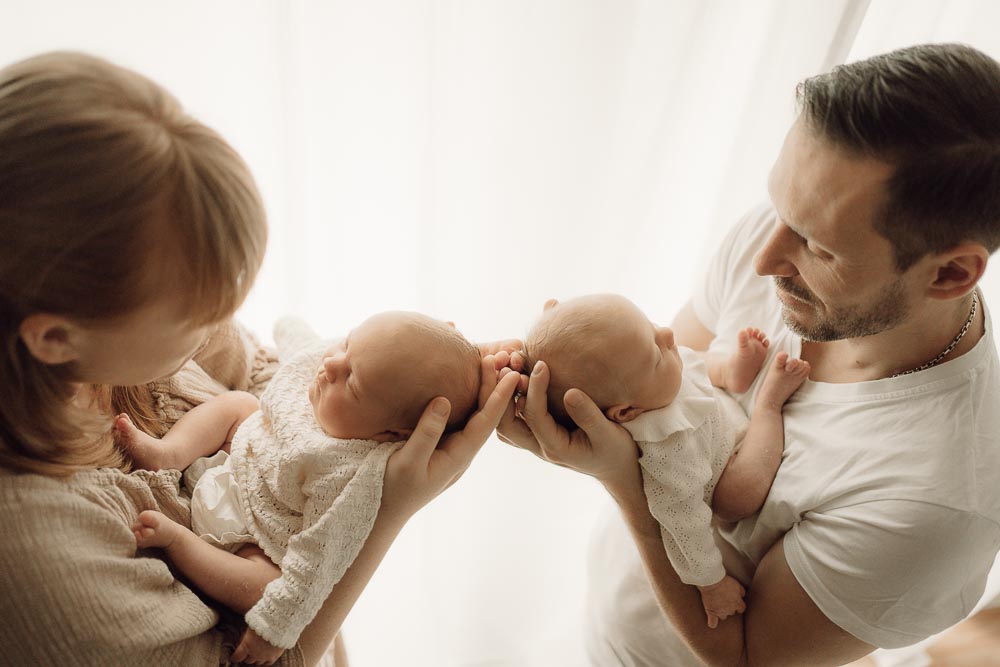 babyfotograf-babyshooting-neugeborenes-fotograf-aalen-ellwangen-schwäbisch-gmünd-zwillinge