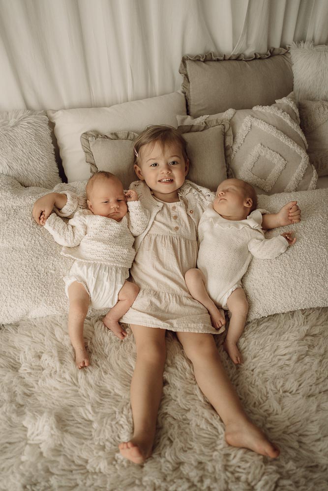 babyfotograf-babyshooting-neugeborenes-fotograf-aalen-ellwangen-schwäbisch-gmünd-zwillinge