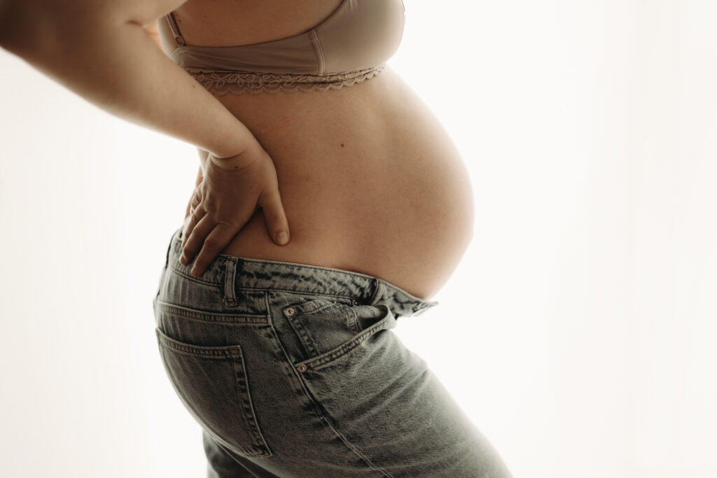 babybauchfotograf-schwangerschafsfotoshooting-aalen-ellwangen-schwäbisch-gmünd-heidenheim